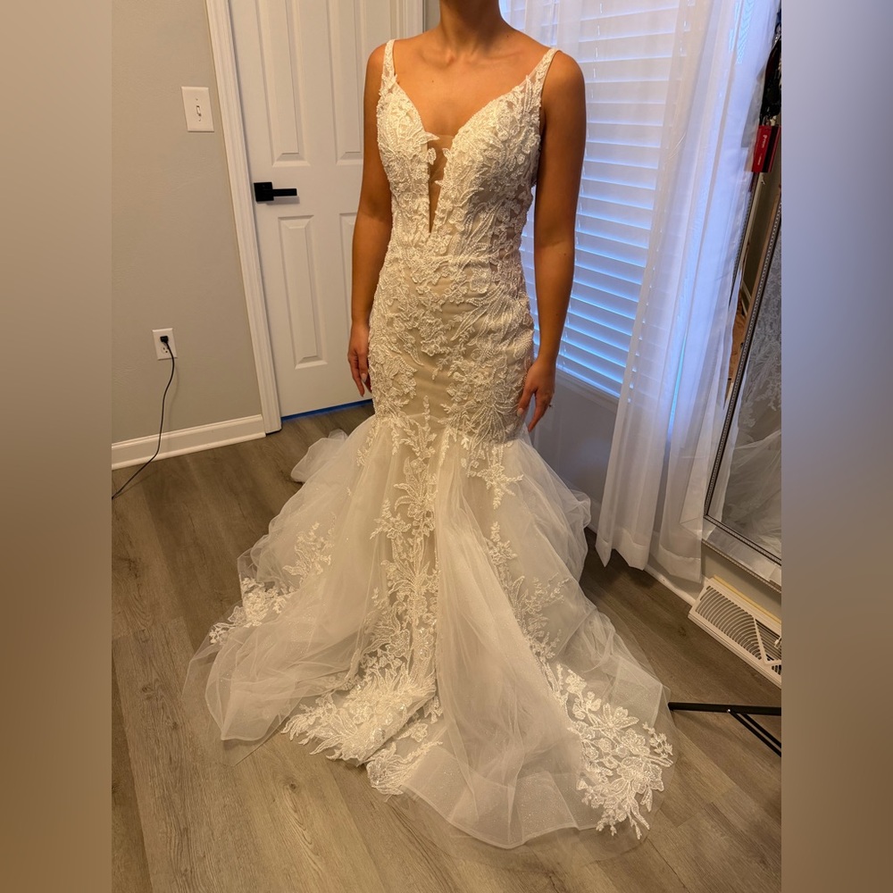 Jimme Huang Lace Mermaid Wedding Dress in Ivory